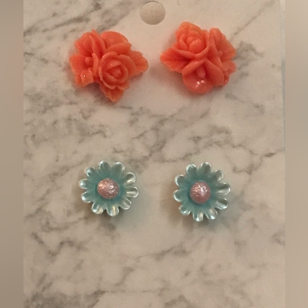 Flower Stud Earrings - 2 Pack